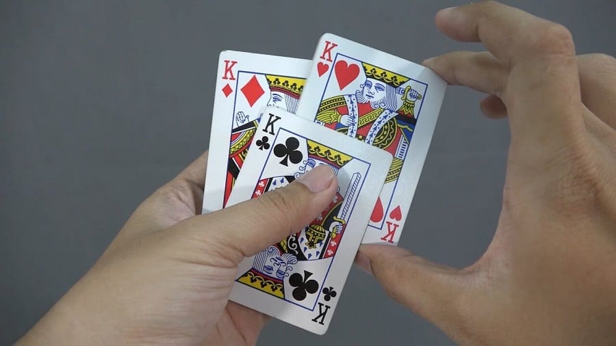 Cach choi bai 3 cay giup nguoi choi giam thieu duoc so van thua khi choi