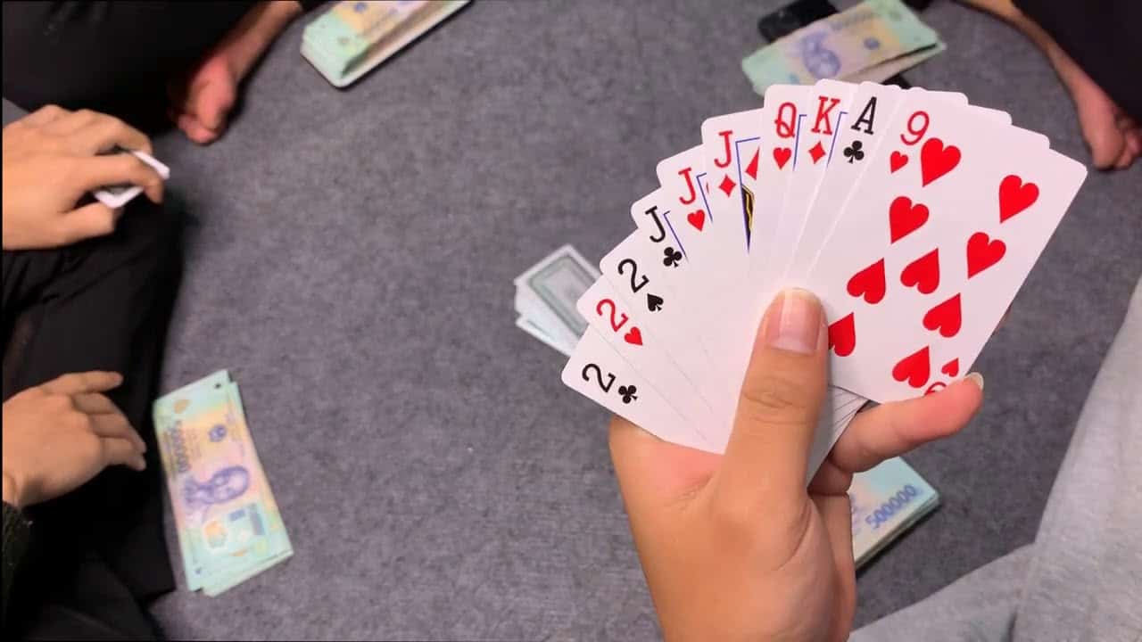 Luật chơi từ cơ bản cho đến chi tiết của game bài Tá lả online